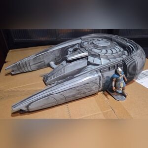 OFFICIAL Predator Badlands Gray Spaceship Popcorn Bucket